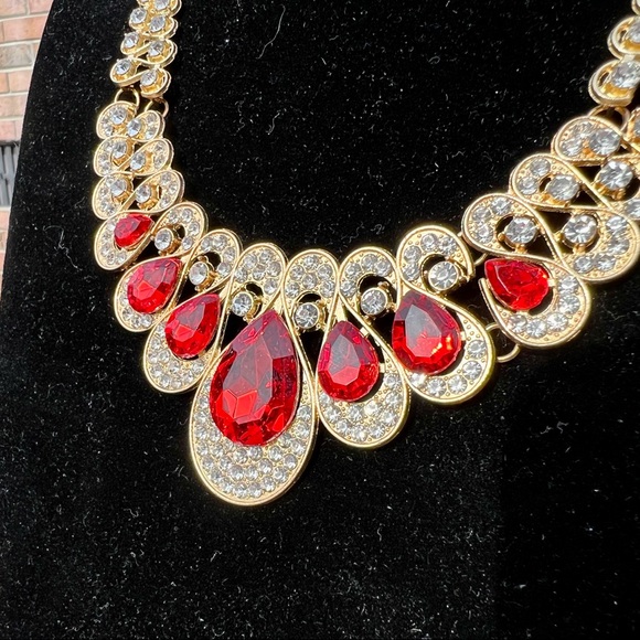 Gold Necklace with Crystals - Ruby Red - Picture 3 of 8